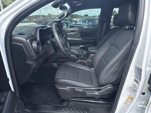 Used 2024 Chevrolet Colorado Trail Boss w/ Advanced Trailering Package AWD/4WD image 15