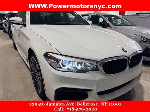 Used 2020 BMW 530e w/ M Sport Package image 5