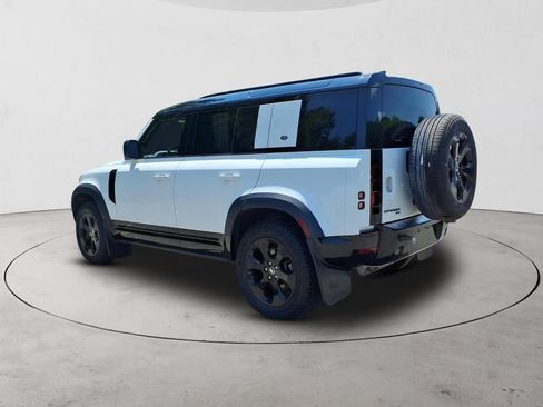 Used 2023 Land Rover Defender 110 X-Dynamic SE AWD/4WD image 7