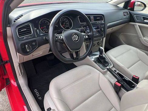 Used 2019 Volkswagen Golf SE image 24