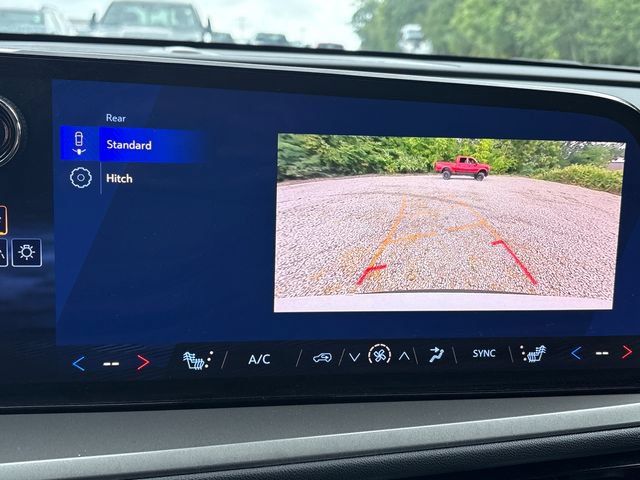 Certified 2026 Chevrolet Traverse LT w/ LPO, Floor Liner Package AWD/4WD image 32