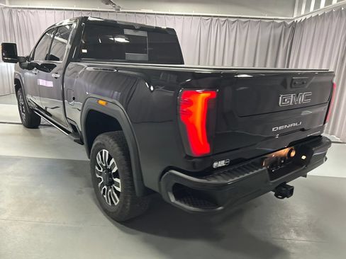 Used 2024 GMC Sierra 2500 Denali Ultimate AWD/4WD image 5