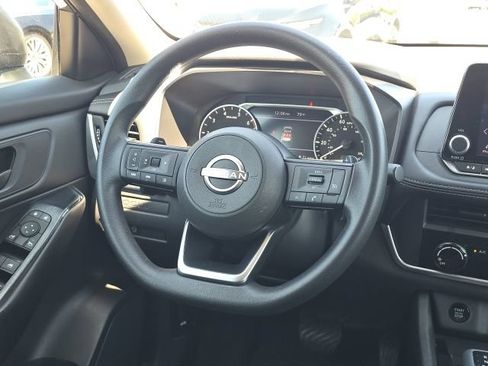 Used 2024 Nissan Rogue S AWD/4WD image 33
