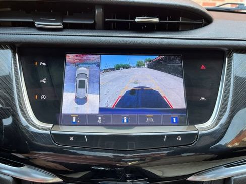 Used 2023 Cadillac XT6 Sport w/ Technology Package AWD/4WD image 39