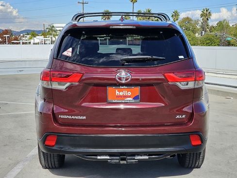 Used 2018 Toyota Highlander XLE image 16