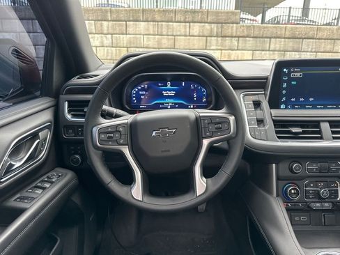 Used 2023 Chevrolet Tahoe Z71 w/ Luxury Package AWD/4WD image 11