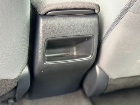 Used 2020 Toyota Corolla LE image 21