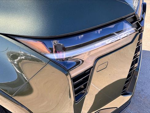 Used 2025 Lexus GX 550 w/ Accessory Package (2T) image 26