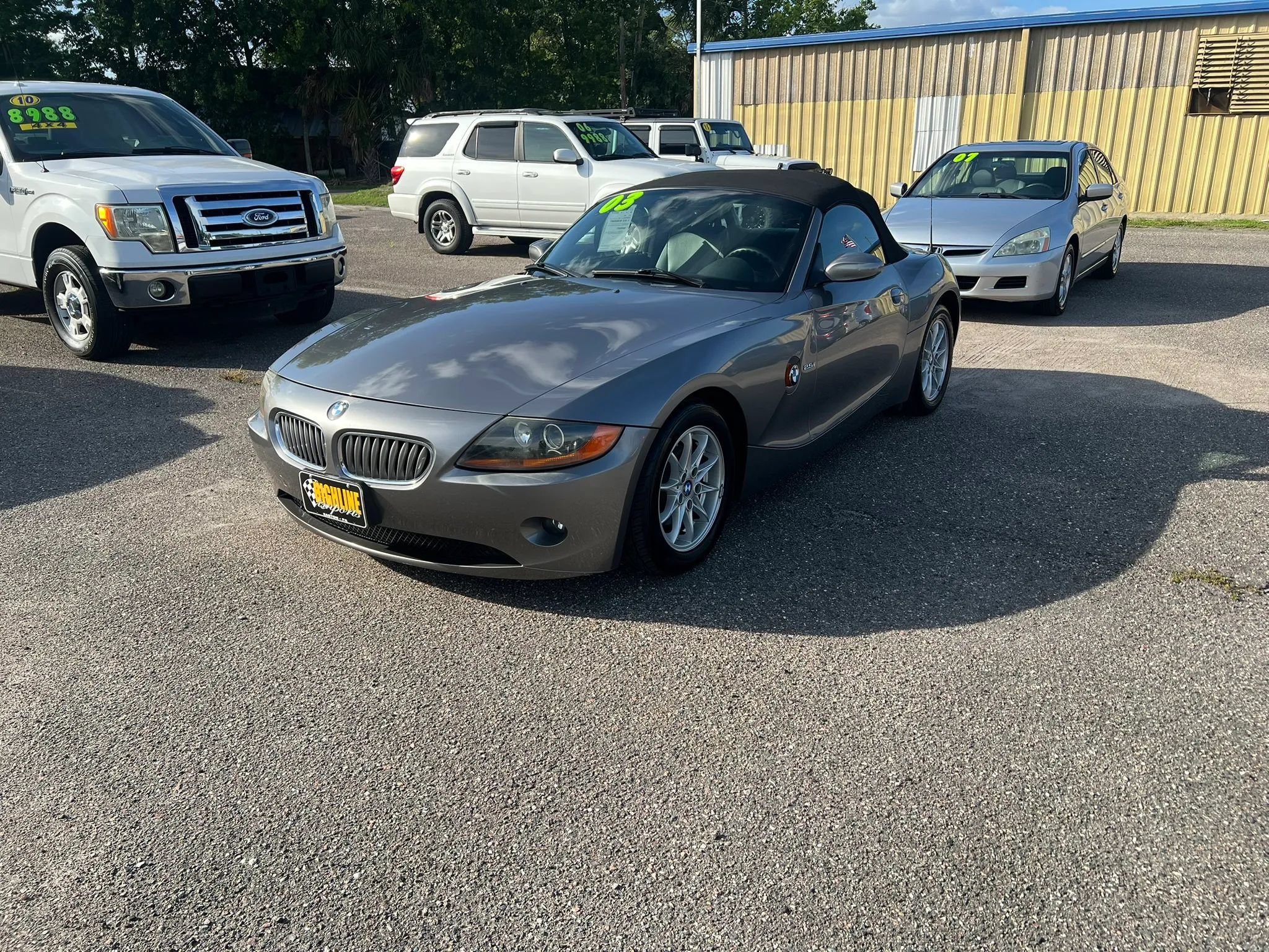 Used 2003 BMW Z4 2.5i RWD image 2