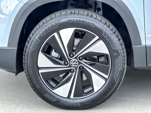 New 2026 Volkswagen Taos SE image 24