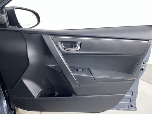 Used 2018 Toyota Corolla LE image 21