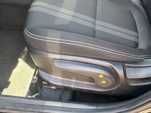 Used 2020 Hyundai Venue SEL w/ Convenience + Premium Package FWD image 8