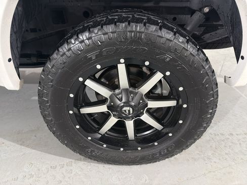 Used 2019 Ford F150 Lariat w/ Equipment Group 502A Luxury image 6