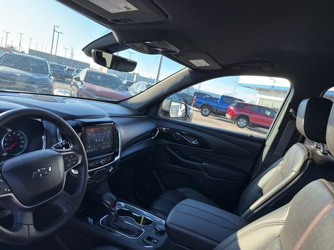 Used 2023 Chevrolet Traverse RS image 26