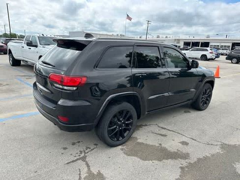Used 2019 Jeep Grand Cherokee Altitude AWD/4WD image 20