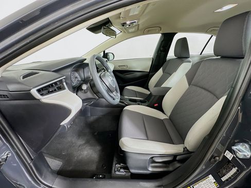 Used 2025 Toyota Corolla LE image 13