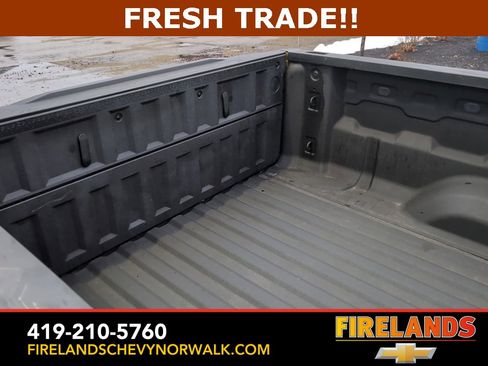 Used 2023 Chevrolet Colorado Trail Boss w/ Technology Package image 11