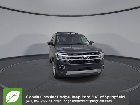 Used 2024 Ford Expedition Limited AWD/4WD image 4
