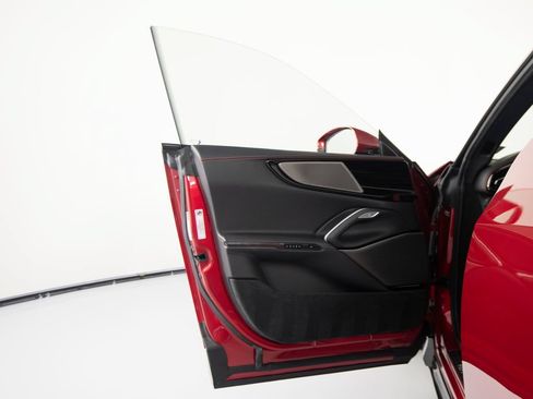 Used 2025 Ferrari Purosangue AWD/4WD image 9