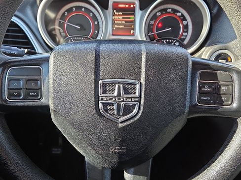Used 2019 Dodge Journey SE image 16