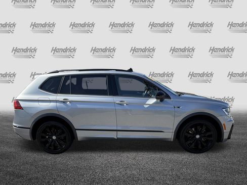 Used 2021 Volkswagen Tiguan SE R-Line FWD image 11