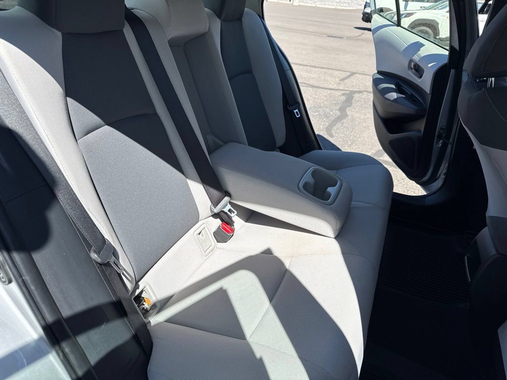 Used 2022 Toyota Corolla LE FWD image 14