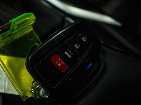 Used 2022 Toyota Corolla SE w/ Carpet Mat Package (TMS) image 22