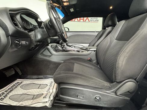 Used 2017 Dodge Challenger R/T w/ Driver Convenience Group RWD image 17