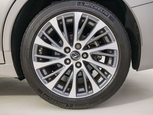 Used 2021 Lexus ES 250 w/ Premium Package image 14