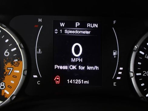 Used 2017 Jeep Renegade Latitude image 3