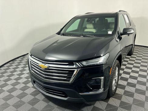 Used 2023 Chevrolet Traverse LT image 7