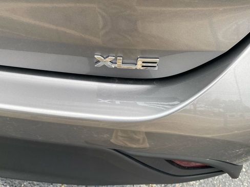 New 2026 Toyota Highlander XLE image 14