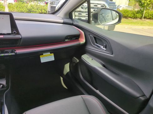 Used 2026 Toyota Prius Plug-In Hybrid FWD image 16
