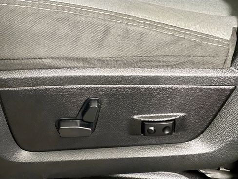 Used 2024 RAM 3500 Big Horn image 15