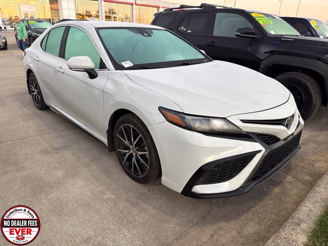 Used 2023 Toyota Camry SE w/ Blackout Package (TMS) AWD/4WD image 9