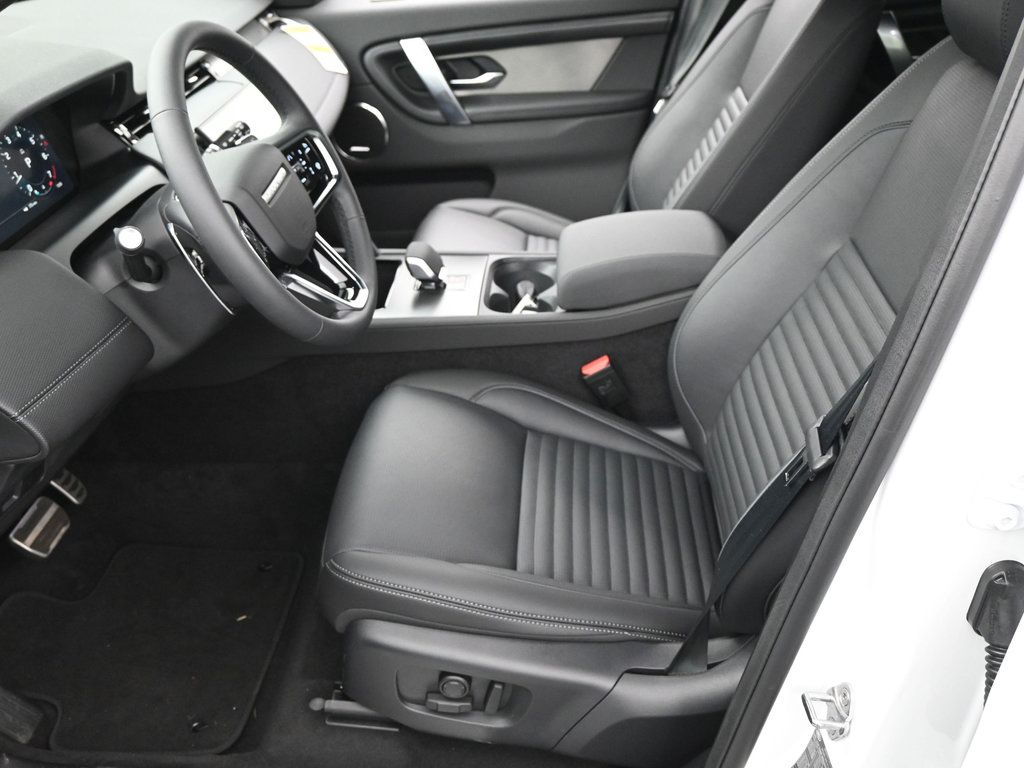 Used 2025 Land Rover Discovery Sport Dynamic SE AWD/4WD image 5