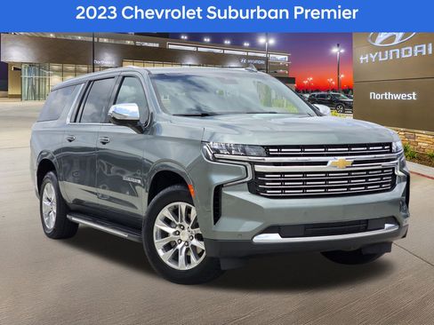 Used 2023 Chevrolet Suburban Premier RWD image 1
