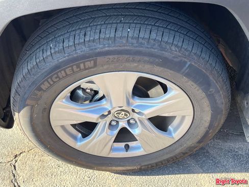 Certified 2025 Toyota RAV4 XLE w/ Convenience Package FWD image 8
