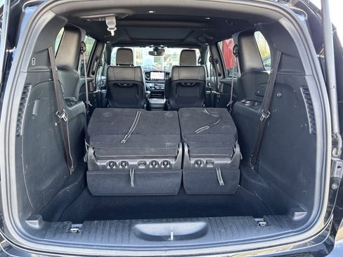 Used 2025 Chrysler Pacifica Limited FWD image 29
