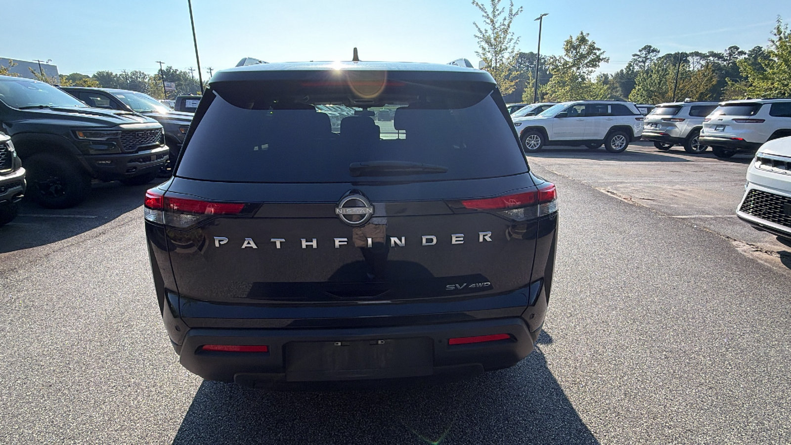 Used 2024 Nissan Pathfinder SV AWD/4WD image 9