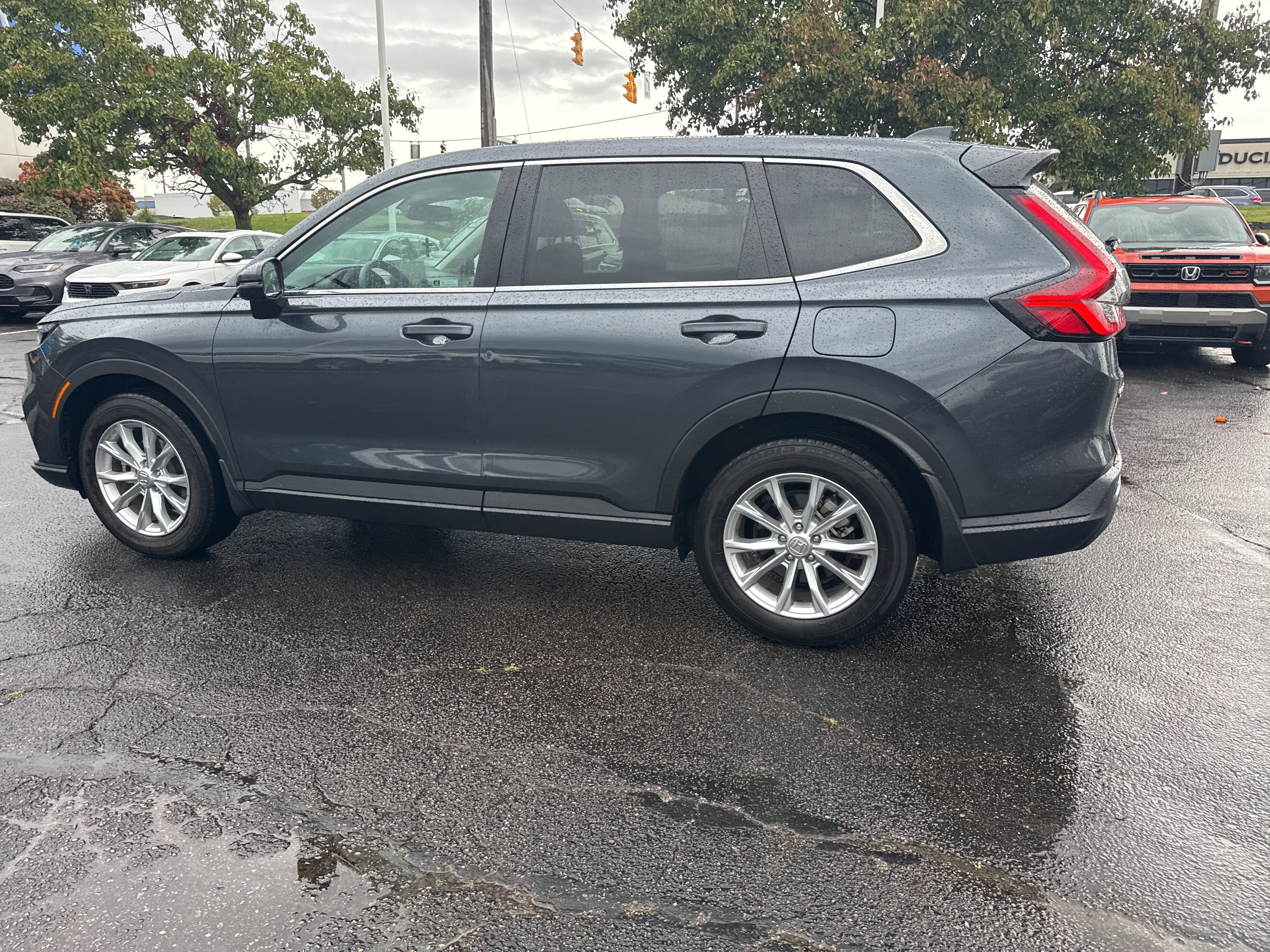 Used 2025 Honda CR-V EX image 26