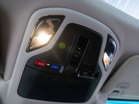 Used 2020 Subaru Outback Touring image 21