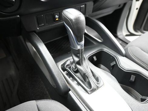 Used 2022 Nissan Frontier SV w/ Technology Package image 17