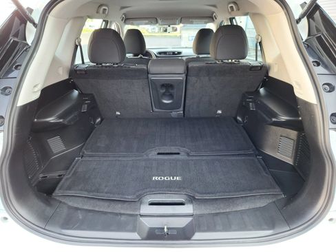Used 2018 Nissan Rogue S AWD/4WD image 20