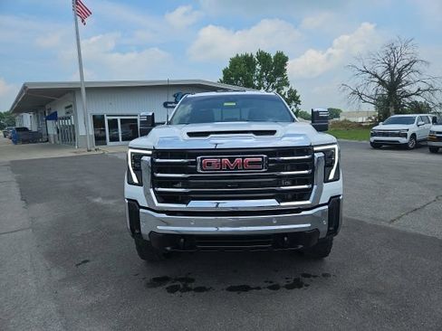 Used 2024 GMC Sierra 2500 SLT w/ SLT Premium Package AWD/4WD image 3