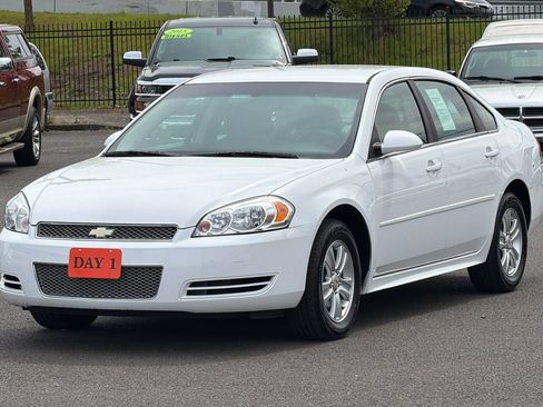 Used 2014 Chevrolet Impala Limited LS FWD image 9