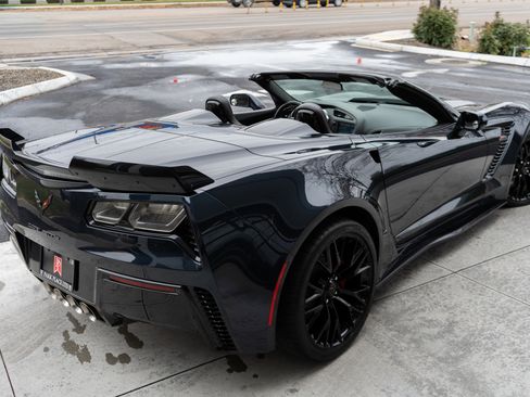 Used 2016 Chevrolet Corvette Z06 w/ 3LZ Preferred Equipment Group image 16