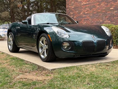 Used 2008 Pontiac Solstice GXP w/ Premium Package image 30