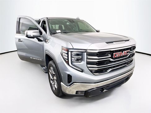 Used 2023 GMC Sierra 1500 SLT w/ SLT Premium Package RWD image 17