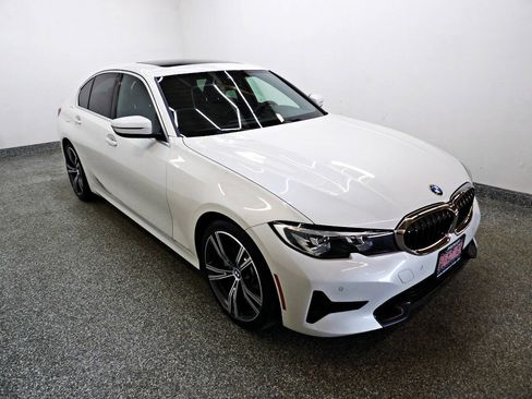 Used 2020 BMW 330i Sedan w/ Driving Assistance Package RWD image 3